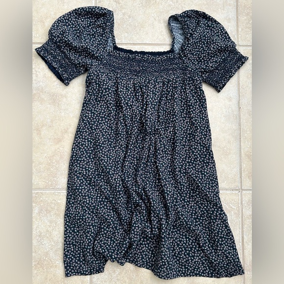 American Eagle Outfitters Dresses & Skirts - American Eagle Floral Smocked Puff Sleeved Mini Babydoll Dress Navy Size Medium